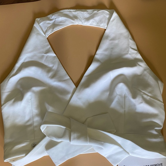 NWT - Chicwish TIE WAIST HALTER CROP TOP IN WHITE - Picture 8 of 8